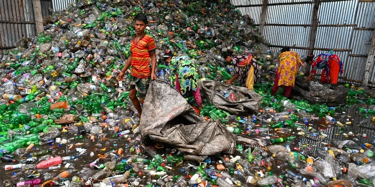 Kunststoffrecycling: Der umfassende Leitfaden zu Verfahren, Quoten und Zukunft in Europa